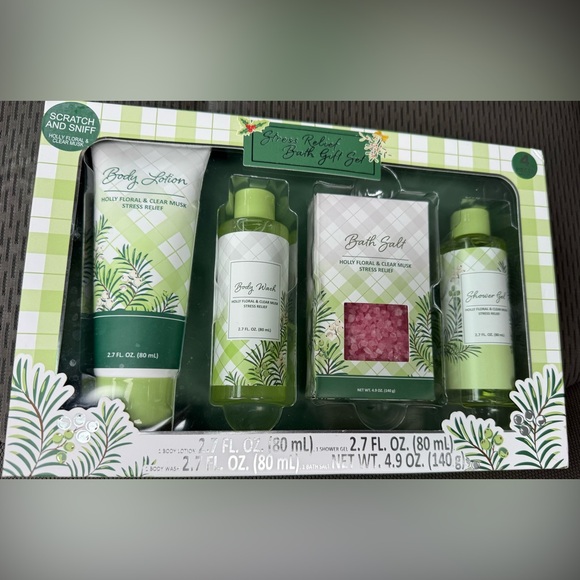 Green Relax Other - Green Floral Bath Gift Set - Body Lotion, Body Wash, Bath Salt, Shower Gel